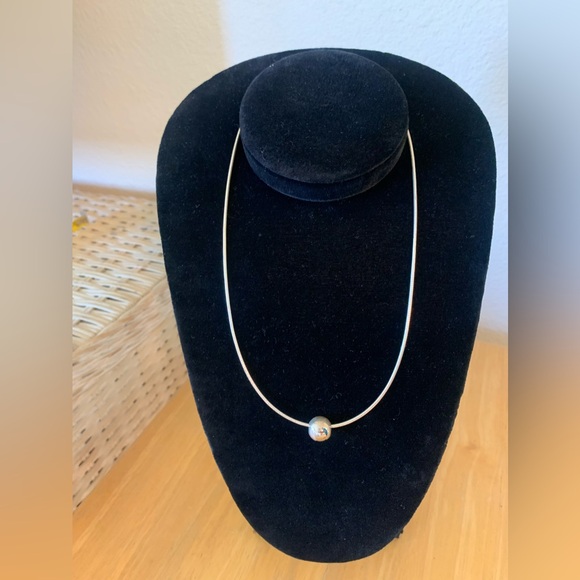 Jewelry - 925 Serpentine, Floating Ball necklace